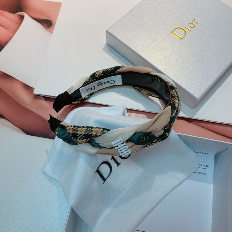 CHRISTIAN DIOR